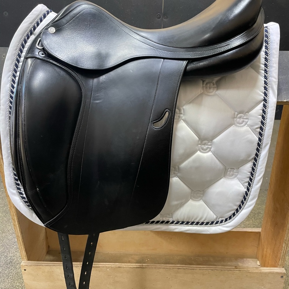 Equipe Emporio Dressage saddle